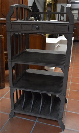 Etagère da musica in legno cm.47x45x100