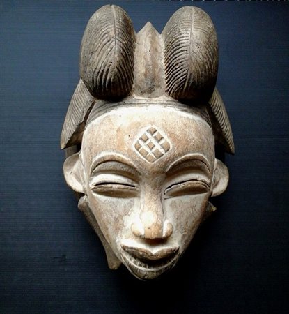 Maschera - Etnia Punu - Gabon - legno e pigmenti h.cm.40