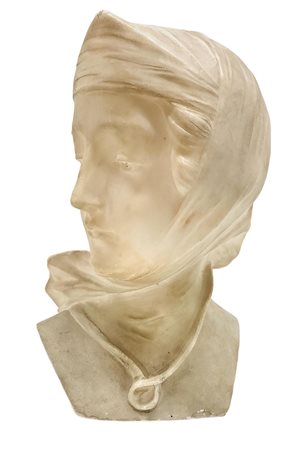 Statuetta in marmo bianco raffigurante giovane donna con fulare in testa. H...