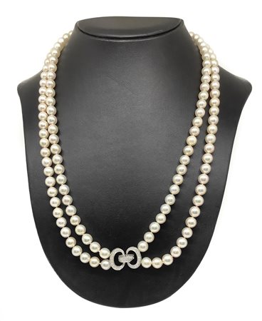 Collana di perle a doppio filo, susta oro B/18 K, Ca 5 gr, diamanti Ca 0.70,...