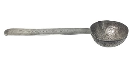 Coppiera mescitoria battesimale in argento, XVI secolo. Coppa balzata a...