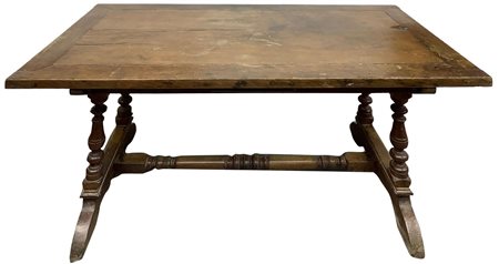 Tavolo - fratino in legno di noce, fine XVII secolo. Quattro gambe a...