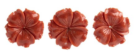 Trittico di fiori in corallo Cerasuolo - Manifattura Guarracino, Torre del Greco   