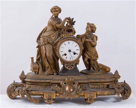 Orologio parigina in antimonio dorato. Francia, fine del XIX secolo. Cm...