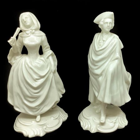 Coppia di statuette in porcellana di Capodimonte raffiguranti coppia di...