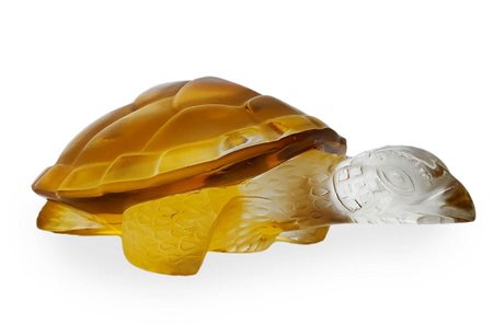 Statuetta in vetro policromo raffigurante tartaruga. Firmata Lalique. H cm 5....