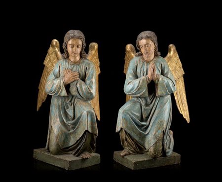 Arte del secolo XIX "Angeli oranti" coppia di sculture in legno intagliato e la