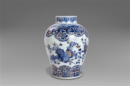 Vaso in porcellana bianca e blu, Cina secolo XX