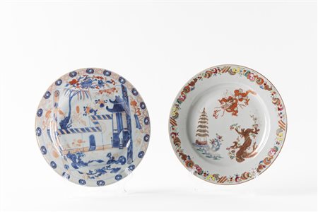 Due piatti in ceramica policroma, Cina fine secolo XVIII