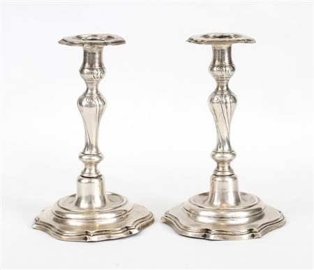 Coppia di candelieri italiani in argento - Napoli XVIII secolo