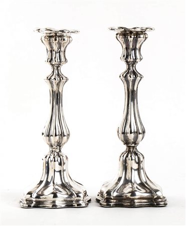 Coppia di candelieri tedeschi in argento 812/100 - XIX secolo