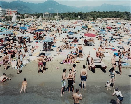 Massimo Vitali (1944)  - Marina di Pietrasanta # 3793, 2009