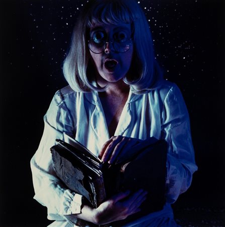 Cindy Sherman (1954)  - Senza titolo, dalla serie "Fairytales", 1975