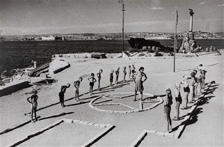 Jewgeni Chaldej (1917-1997)  - Esercizi ginnici, Sebastopoli, 1944