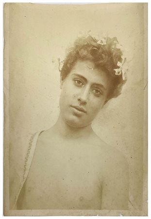 Wilhelm von Gloeden (1856-1931), stampa fotografica vintage su carta salata virata raffigurante &ldquo;Testa di fanciull