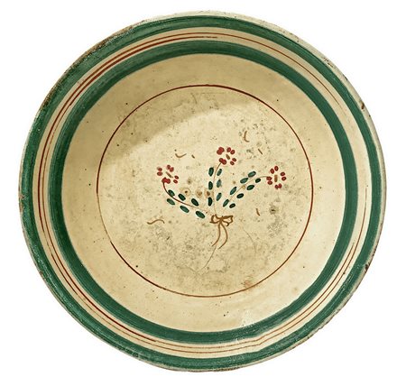 Piatto Patti (Messina),  raffigurante mazzo di fiori centrale e bordo verde.  XX secolo. Cm 43