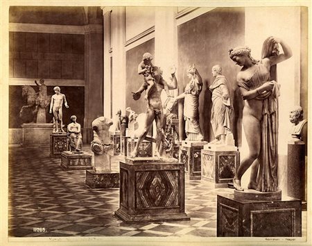 Lotto di quattro rare stampe fotografiche originali relative a Pompei e alla Collezione Farnese, scattate da Giorgio Sommer, ca. 1880