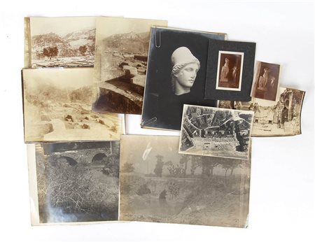 Lotto di più di dieci stampe fotografiche di scavi archeologici e reperti, 1890-1900 circa