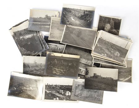 Lotto di più di cinquanta stampe fotografiche relative agli scavi archeologici effettuati durante la realizzazione della ferrovia Roma-Ostia, 1918-1924
