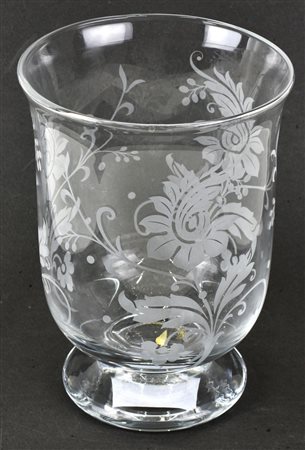 VASO IN VETRO con decorazioni incise a motivi floreali h cm 24 diam cm 17