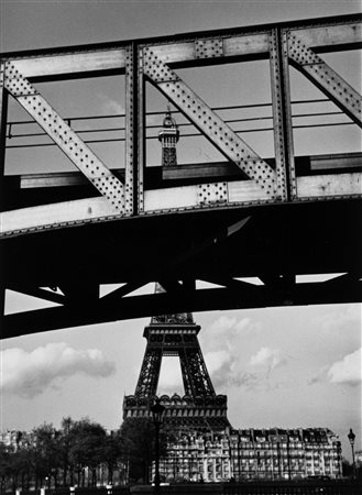 Andrè Kertèsz (1894-1985)  - Paris, The Eiffel Tower, years 1920
