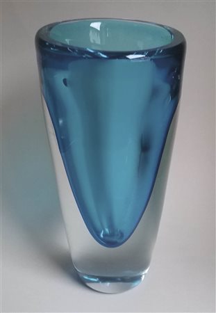 Antonio Da Ros Grande Vaso, Anni ‘60;in vetro sommerso cristallo e turchese...
