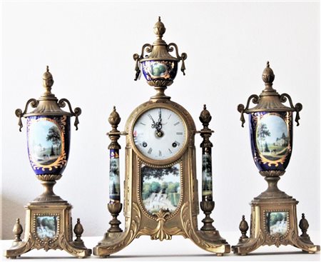 Imperial OROLOGIO Trittico: orologio e due potiche in bronzo e porcellana...
