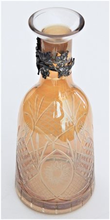 BOTTIGLIA IN CRISTALLO ED ARGENTO bottiglia in cristallo molato con decoro in...
