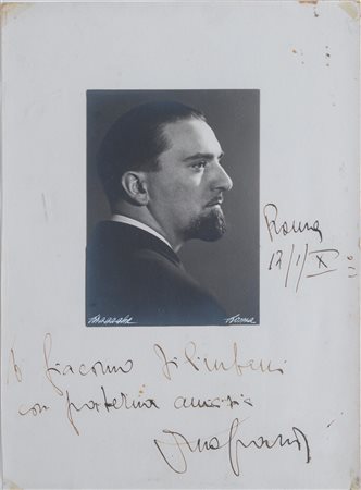 Fotografia in bianco e nero del politico Dino Grandi (1895-1988), con...