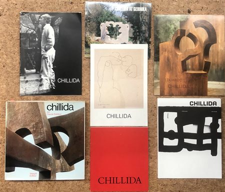 EDUARDO CHILLIDA - Interessante lotto di 7 cataloghi relativi allo scultore spagnolo