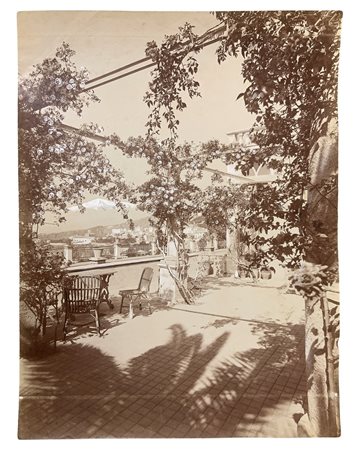 Gaetano D'Agata (1883-1949), foto all'albumina raffigurante vista dell'Etna dal terrazzo dell'Hotel Timeo di Taormina. T