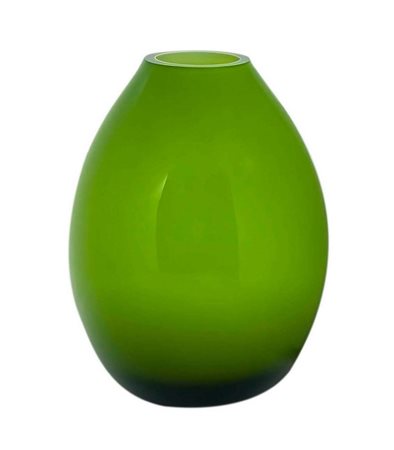 Vaso in vetro di Murano, di forma globulare, in vetro incamiciato nei toni del verde. h cm 15.