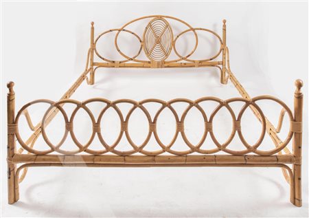 Letto matrimoniale in bamboo, canna d’india e legature in cuoio. Prod....