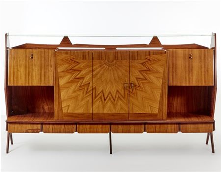 Grande credenza in legno impiallacciato con parte inferiore a sei cassetti, par