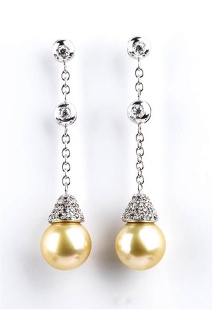 Orecchini pendenti in oro con perle golden e diamanti