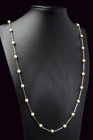 Collana in oro bianco e perle