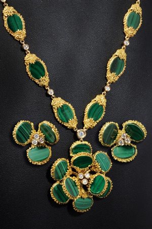 Demi-parure in oro, malachite e diamanti composta da collana ed orecchini