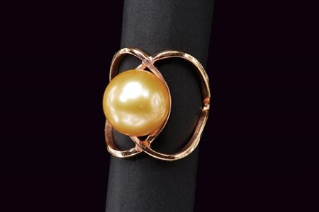 Anello con perla Gold e montatura in oro rosa fatta a mano