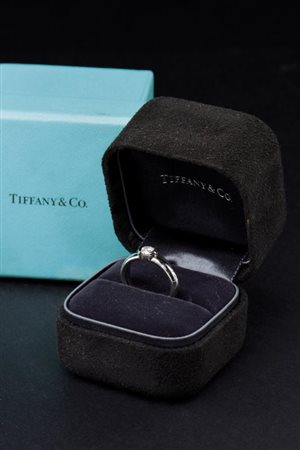 Tiffany & Co anello solitario  in platino e diamante 