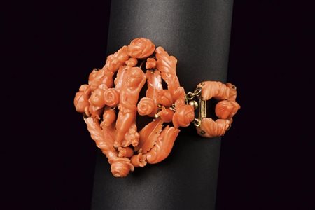 Bracciale in corallo di Sciacca con foglie e putti