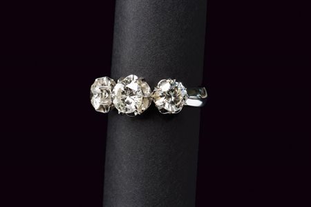 Anello Trilogy 2.6 ct  in oro bianco 