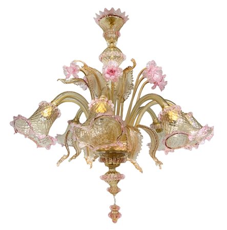 Lampadario. Italia,in vetro di murano colore rosa e pagliesco, otto luci...