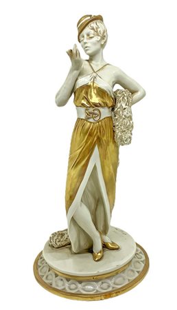 Capodimonte, statuetta in porcellana raffigurante donna con cappello e stola...