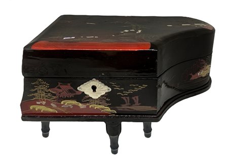 Scatola di musica per pianoforte. con ballerina di colore nero. H 15 cm 23x15...