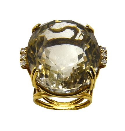 ANELLO CON TOPAZIO GIALLO IMPERIALE E DIAMANTI in oro giallo 18kt, con grande...