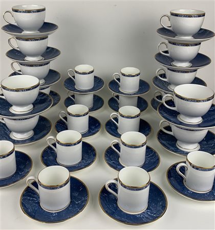 SERVIZIO DA THE E CAFFE' DA 12 IN PORCELLANA DI WEDGWOOD serie 'Cantata'...