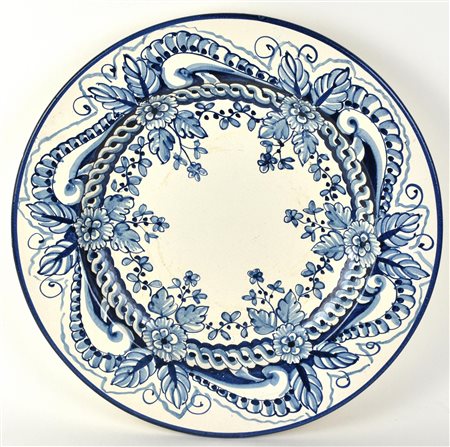 GRANDE PIATTO DA PARATA in ceramica decorata blu su fondo crema diam cm 41