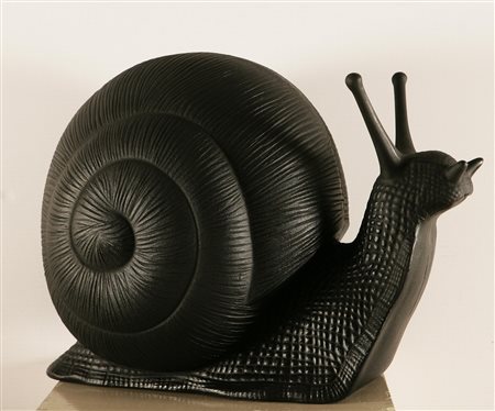 CRAKING ART GROUP (n. 1993) Chiocciola nera. Plastica. Cm 50,00 x 40,00 x...