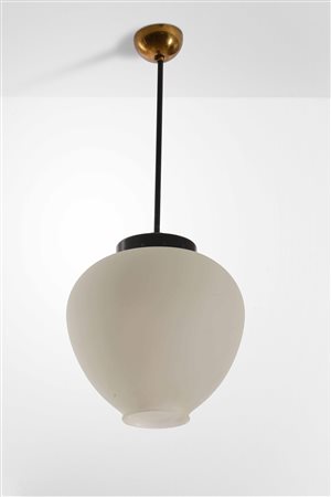 Lampade a sospensione, altezza regolabile, diffusore in vetro opalino,  particolari in ottone nichelato. - Auction Design Lab 