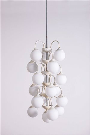 STILNOVO. White vintage chandelier with 18 lights